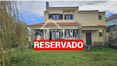 Moradia T3 para Venda em Venda do Pinheiro e Santo Estêvão das Galés