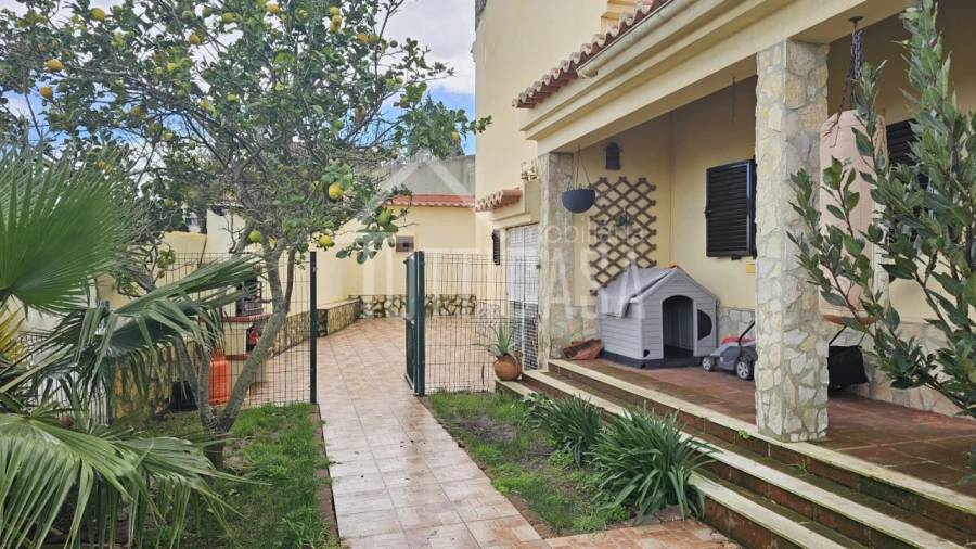 Moradia T3 para Venda em Venda do Pinheiro e Santo Estêvão das Galés Foto 10