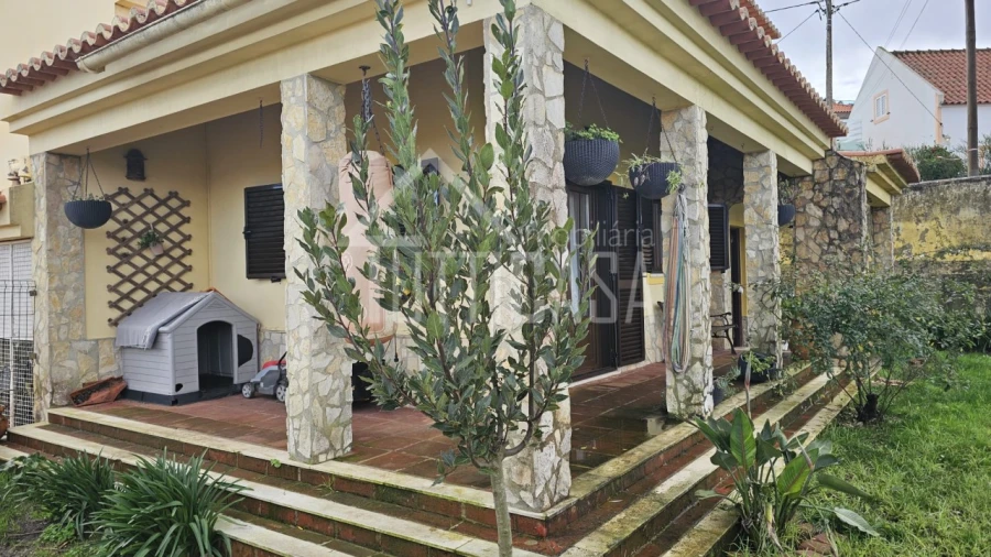 Moradia T3 para Venda em Venda do Pinheiro e Santo Estêvão das Galés Foto 58