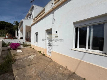 Moradia T2 para Venda em Albufeira e Olhos de Água