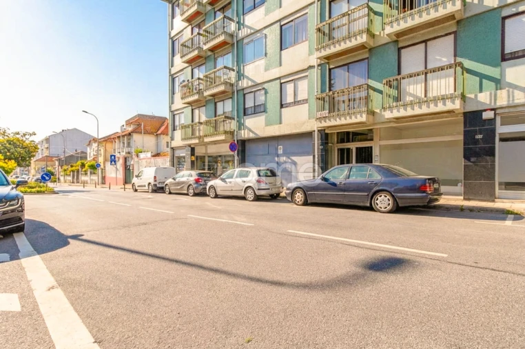 Apartamento T3 para Venda em Ramalde Foto 4