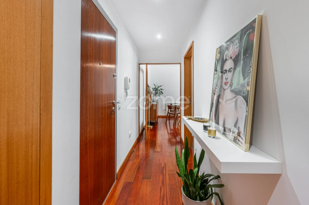 Apartamento T2 para Venda em Campanhã Foto 6