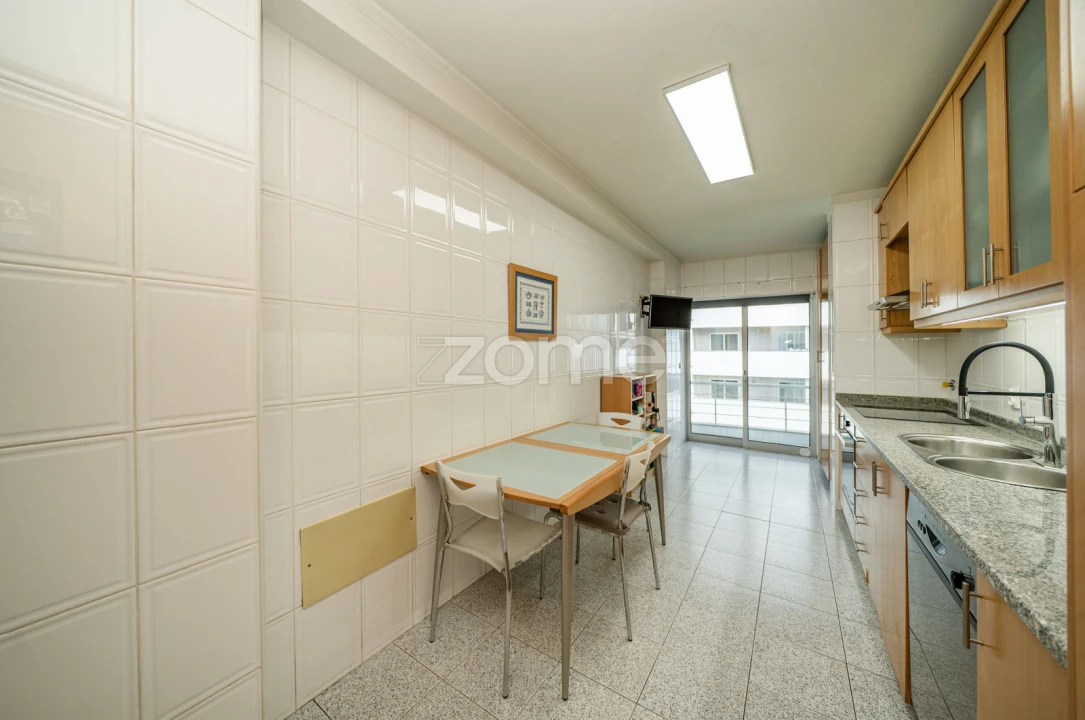 Apartamento T2 para Venda em Ferreiros e Gondizalves Foto 19