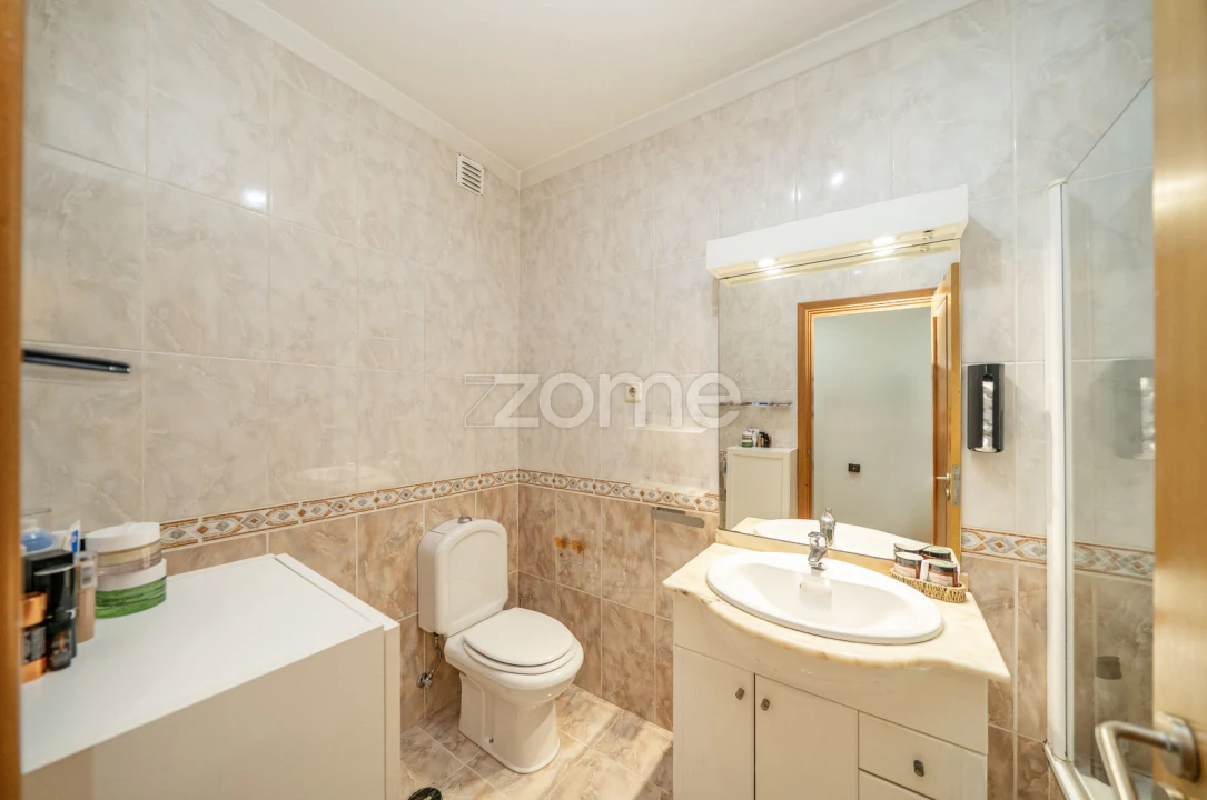 Apartamento T2 para Venda em Ferreiros e Gondizalves Foto 33