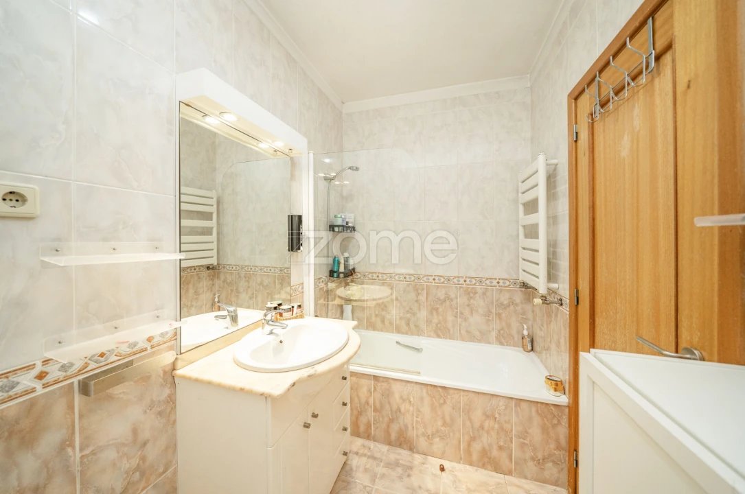 Apartamento T2 para Venda em Ferreiros e Gondizalves Foto 34