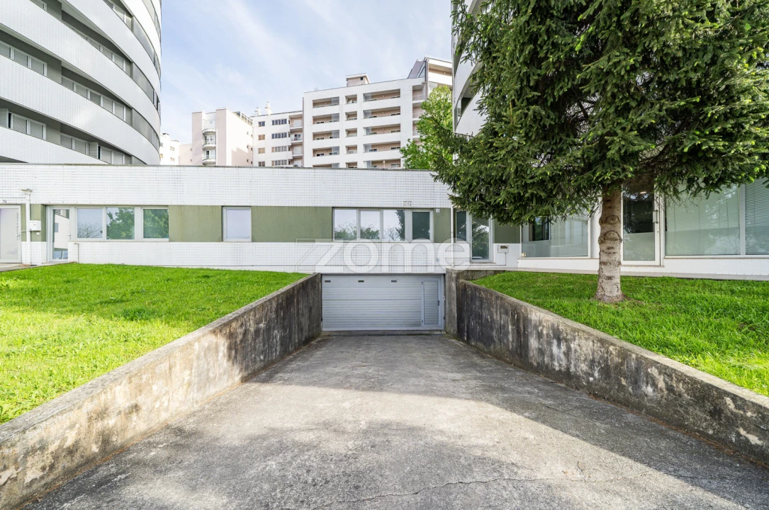 Apartamento T2 para Venda em Ferreiros e Gondizalves Foto 35