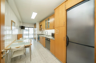 Apartamento T2 para Venda em Ferreiros e Gondizalves