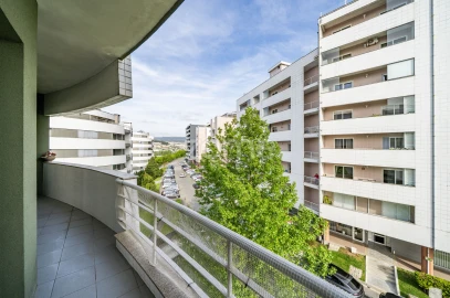 Apartamento T2 para Venda em Ferreiros e Gondizalves