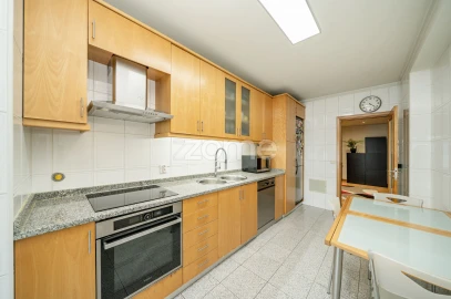 Apartamento T2 para Venda em Ferreiros e Gondizalves