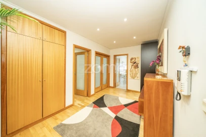 Apartamento T2 para Venda em Ferreiros e Gondizalves