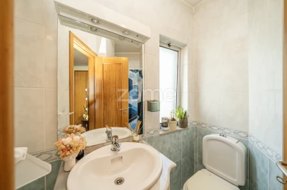 Apartamento T2 para Venda em Ferreiros e Gondizalves