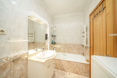 Apartamento T2 para Venda em Ferreiros e Gondizalves