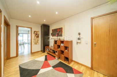 Apartamento T2 para Venda em Ferreiros e Gondizalves