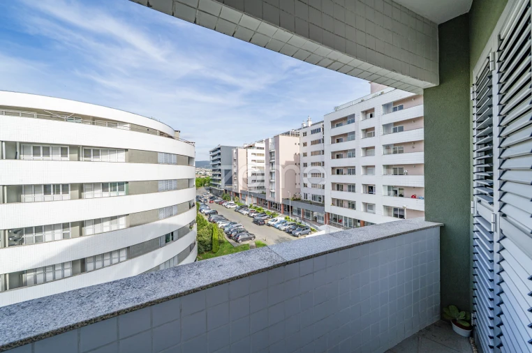 Apartamento T2 para Venda em Ferreiros e Gondizalves Foto 26