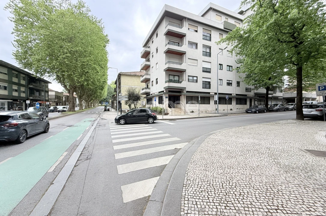 Apartamento T3 para Venda em Vila Nova de Famalicão e Calendário Foto 1