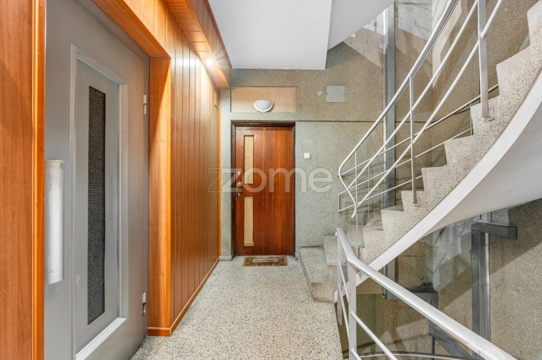 Apartamento T2 para Arrendamento em Bonfim Foto 5