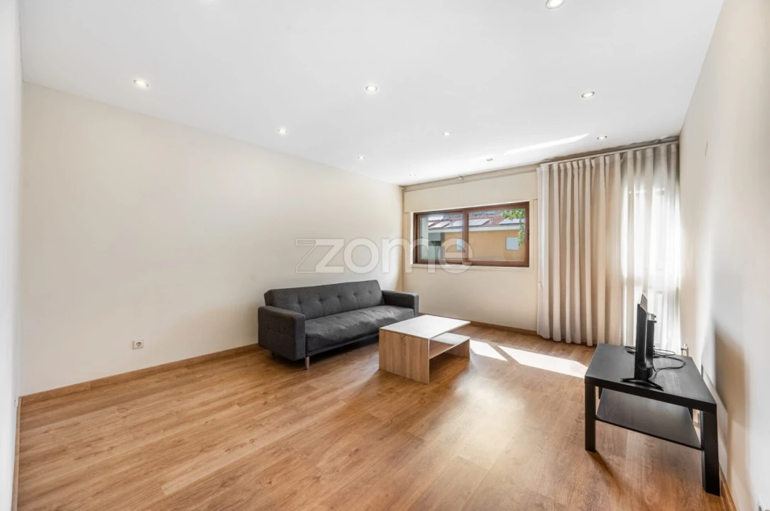 Apartamento T2 para Arrendamento em Bonfim Foto 9