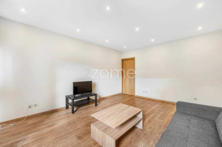 Apartamento T2 para Arrendamento em Bonfim Foto 10
