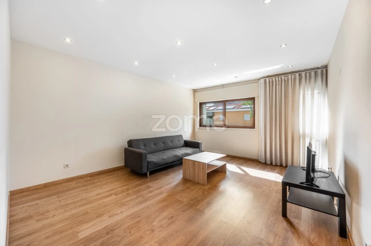 Apartamento T2 para Arrendamento em Bonfim Foto 9