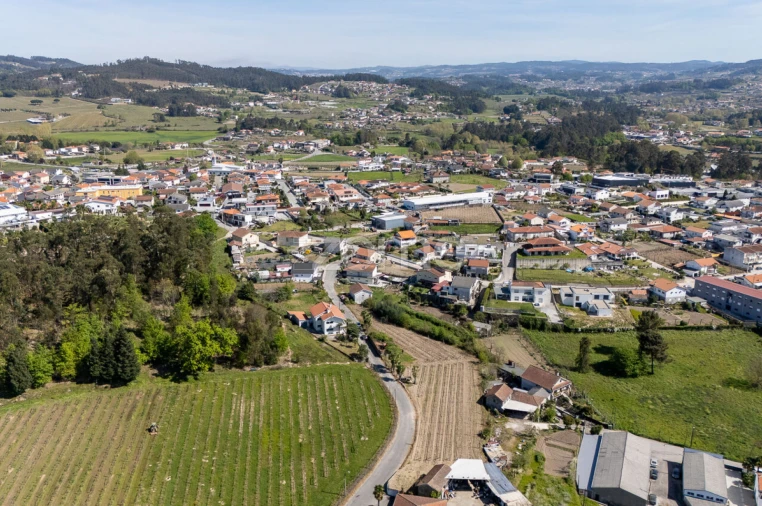 Moradia T2 para Venda em Aveleda Foto 8