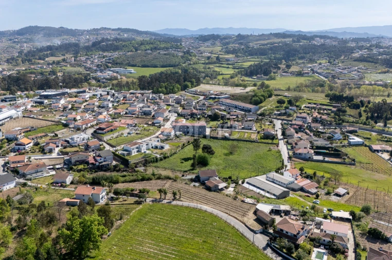 Moradia T2 para Venda em Aveleda Foto 11