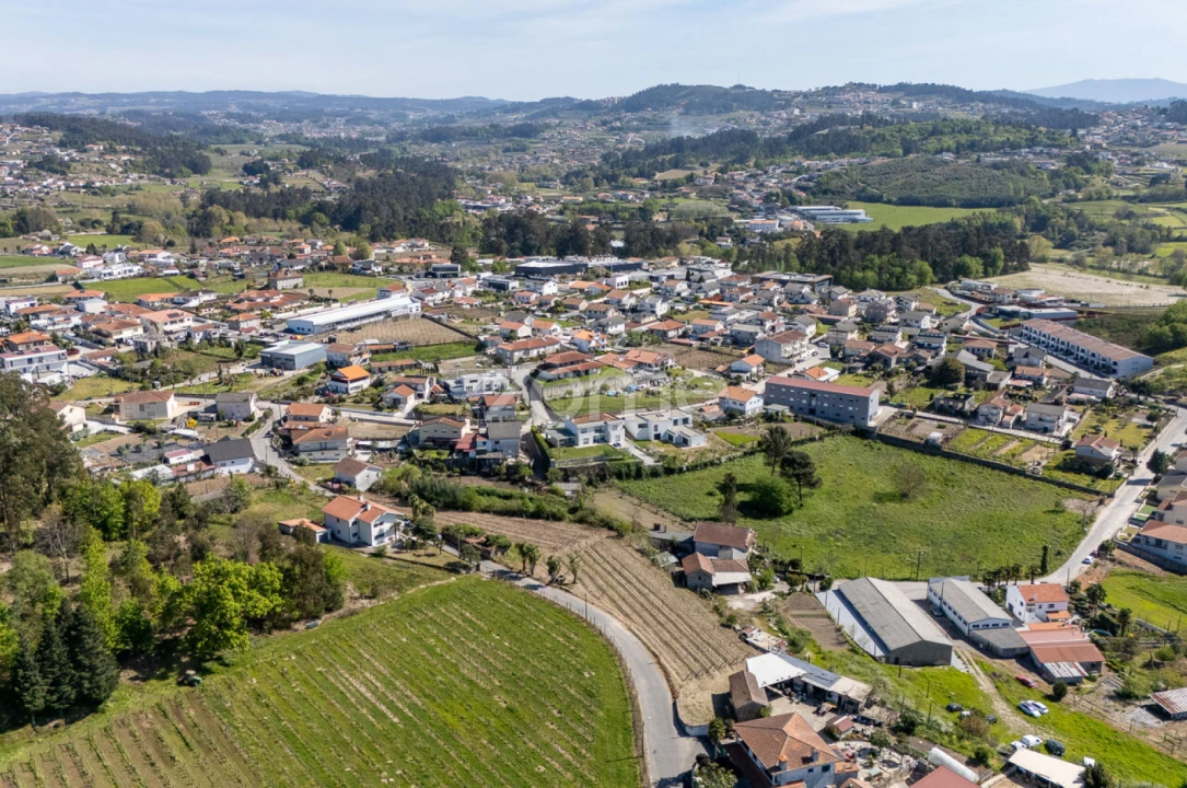 Moradia T2 para Venda em Aveleda Foto 12