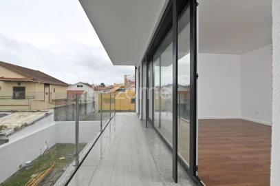 Moradia T4 para Venda em São Domingos de Rana