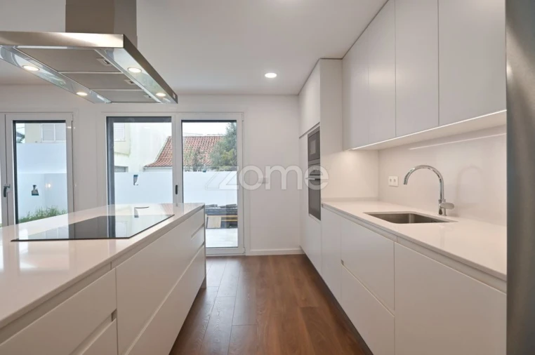 Moradia T4 para Venda em São Domingos de Rana Foto 5