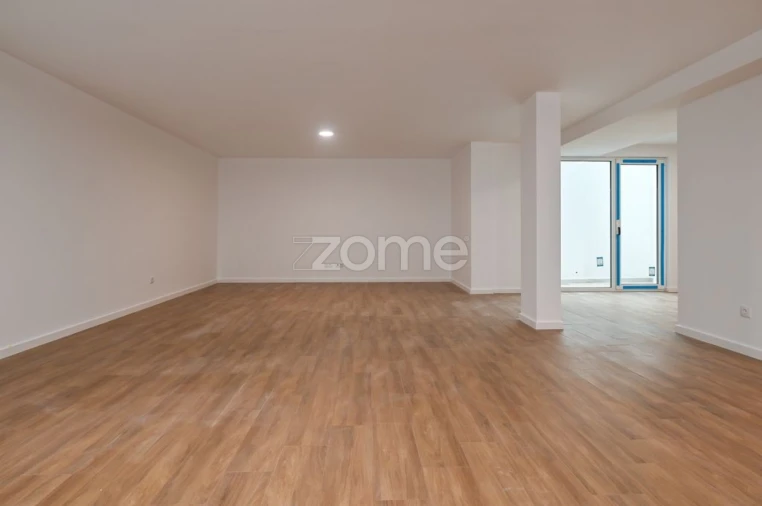 Moradia T4 para Venda em São Domingos de Rana Foto 25