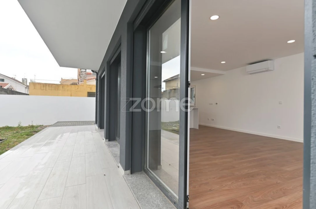 Moradia T4 para Venda em São Domingos de Rana Foto 6