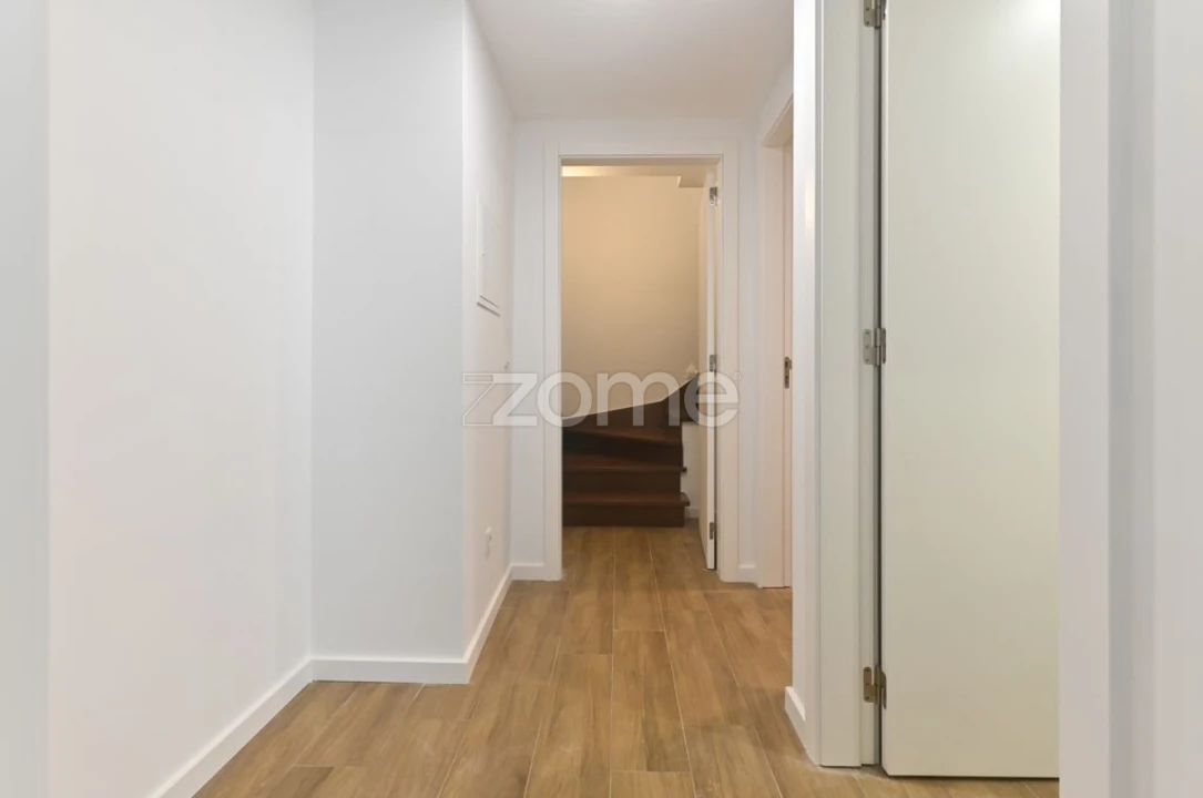 Moradia T4 para Venda em São Domingos de Rana Foto 22