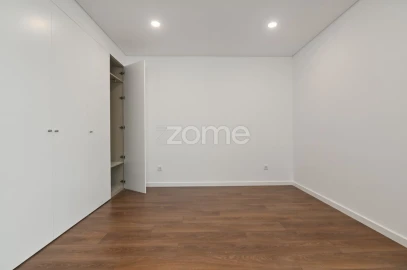 Moradia T4 para Venda em São Domingos de Rana