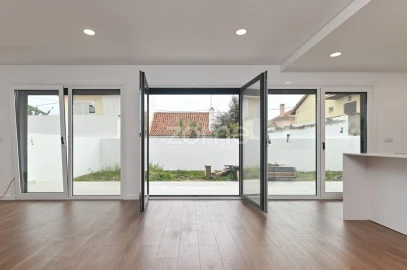 Moradia T4 para Venda em São Domingos de Rana