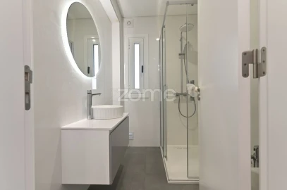 Moradia T4 para Venda em São Domingos de Rana