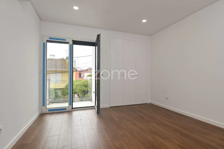 Moradia T4 para Venda em São Domingos de Rana Foto 23