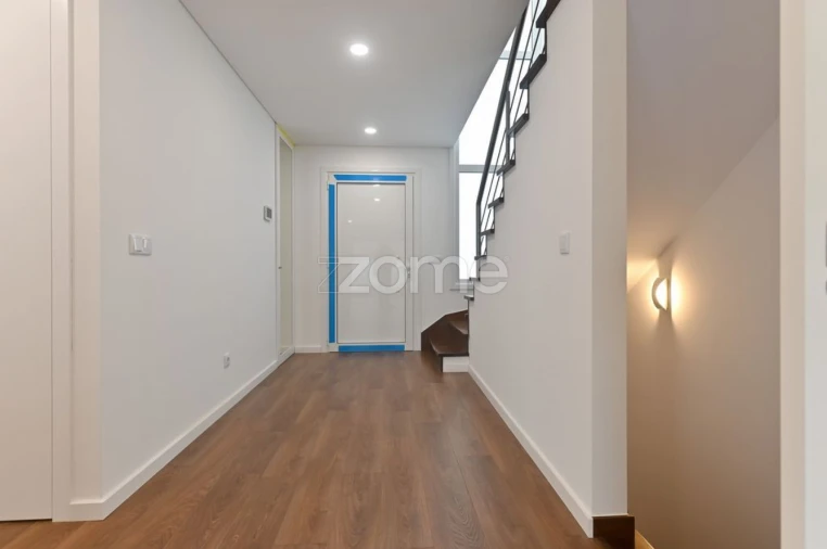 Moradia T4 para Venda em São Domingos de Rana Foto 16