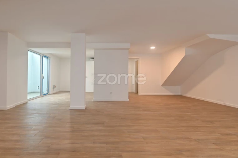 Moradia T4 para Venda em São Domingos de Rana Foto 28