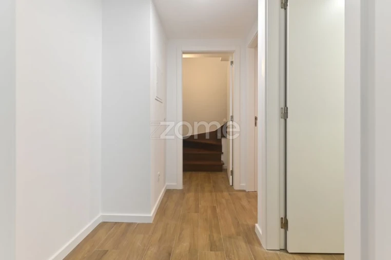 Moradia T4 para Venda em São Domingos de Rana Foto 11