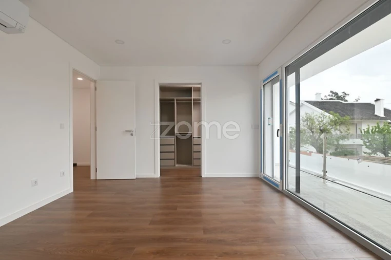 Moradia T4 para Venda em São Domingos de Rana Foto 21