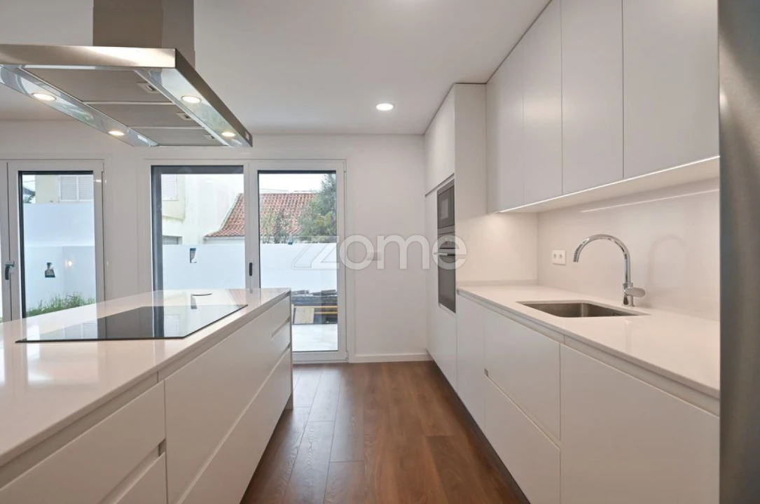 Moradia T4 para Venda em São Domingos de Rana Foto 6