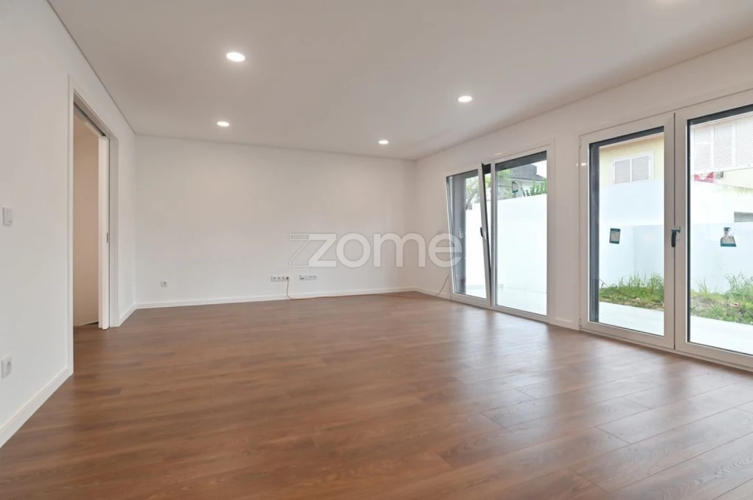 Moradia T4 para Venda em São Domingos de Rana Foto 3