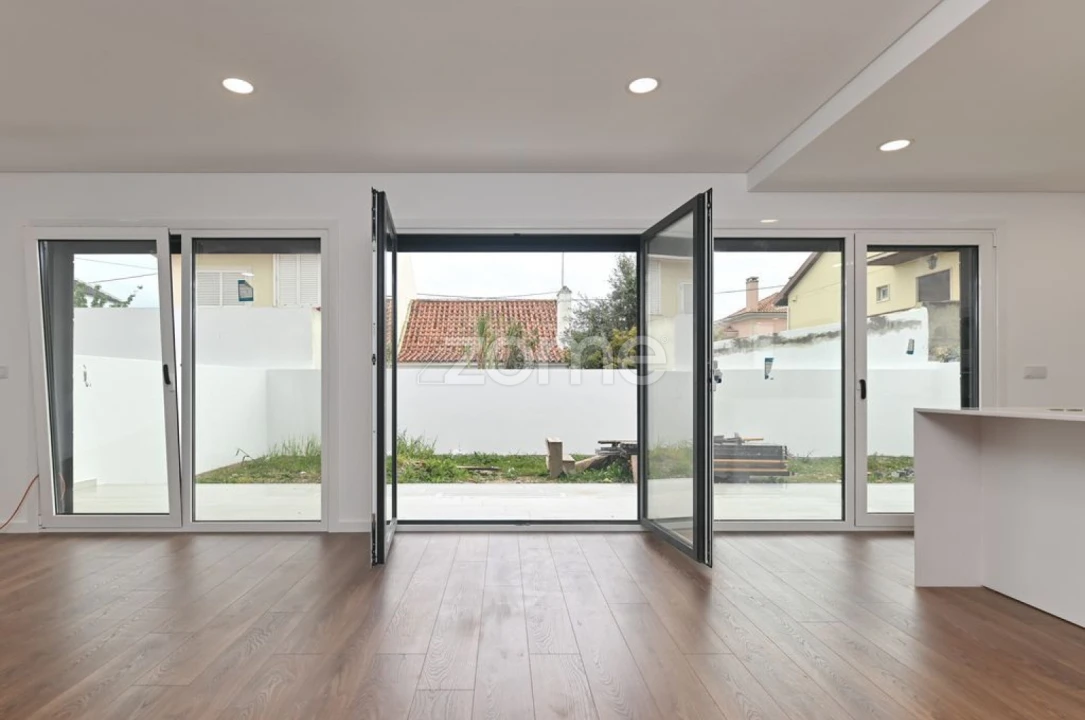 Moradia T4 para Venda em São Domingos de Rana Foto 8