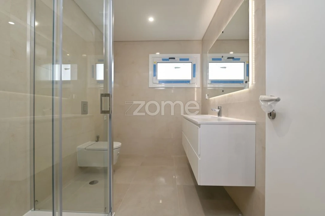 Moradia T4 para Venda em São Domingos de Rana Foto 27