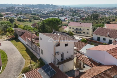 Moradia T5 para Venda em Santa Clara e Castelo Viegas