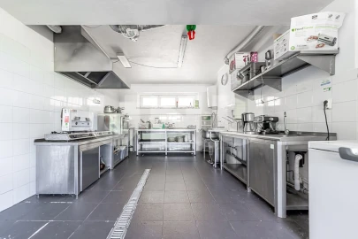 Quinta T6 para Venda em Colares