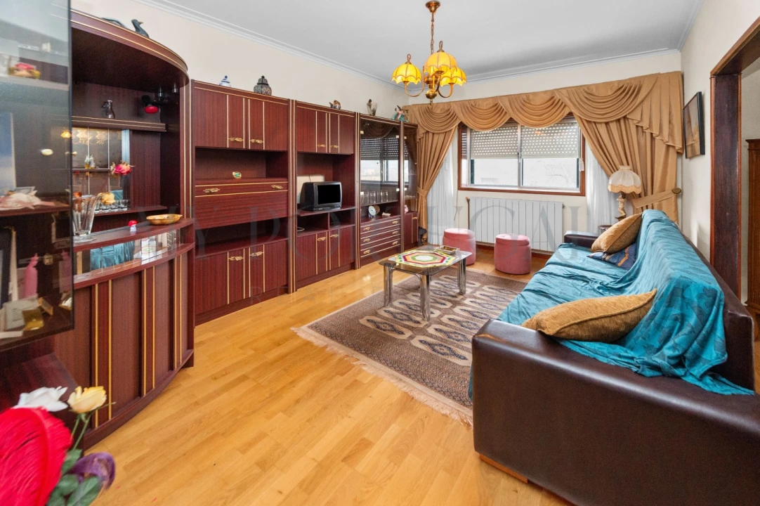 Moradia T4 para Venda em Custoias Foto 4