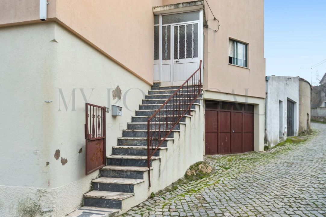 Moradia T4 para Venda em Custoias Foto 18