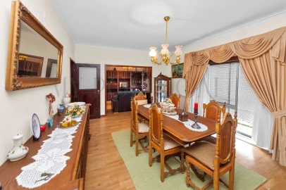 Moradia T4 para Venda em Custoias