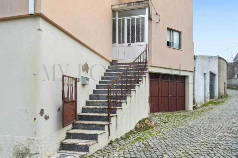 Moradia T4 para Venda em Custoias Foto 18