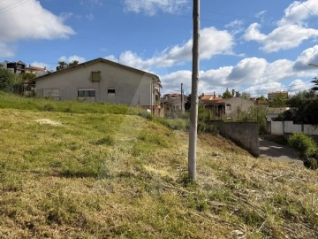 Terreno para Venda em Barrô e Aguada de Baixo